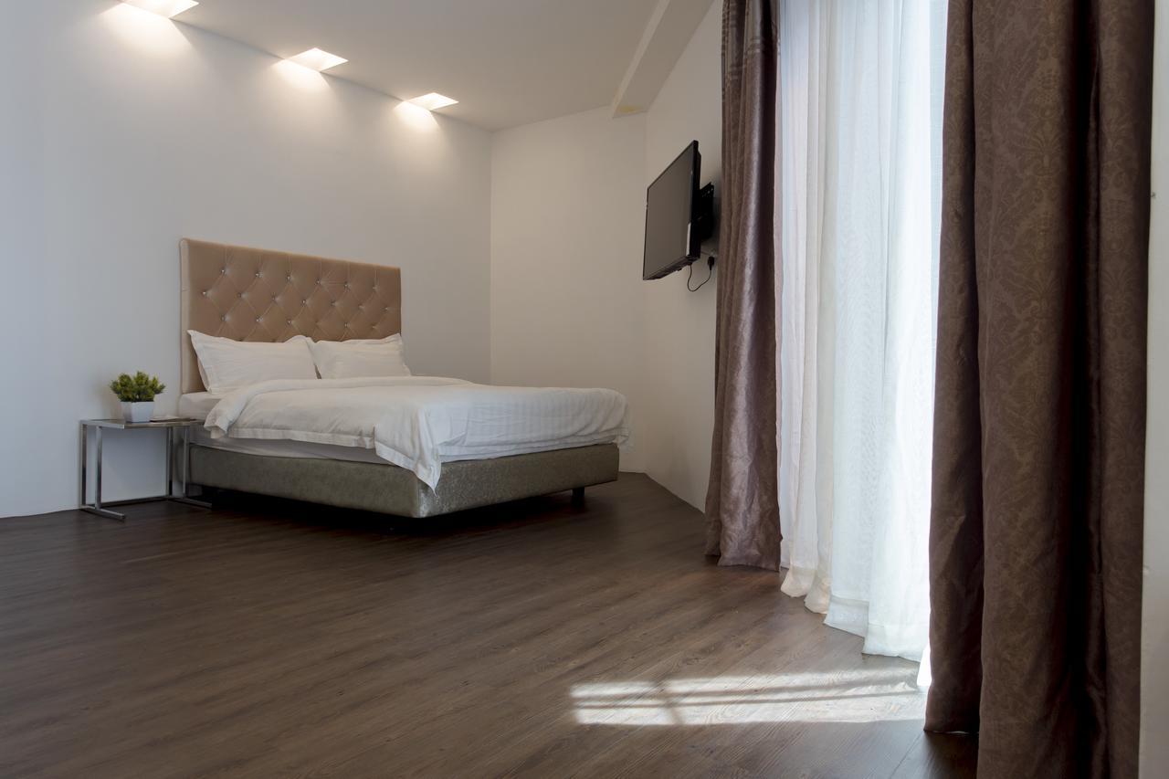Aloha Hotel Sdn Bhd Pontian Kecil Ngoại thất bức ảnh