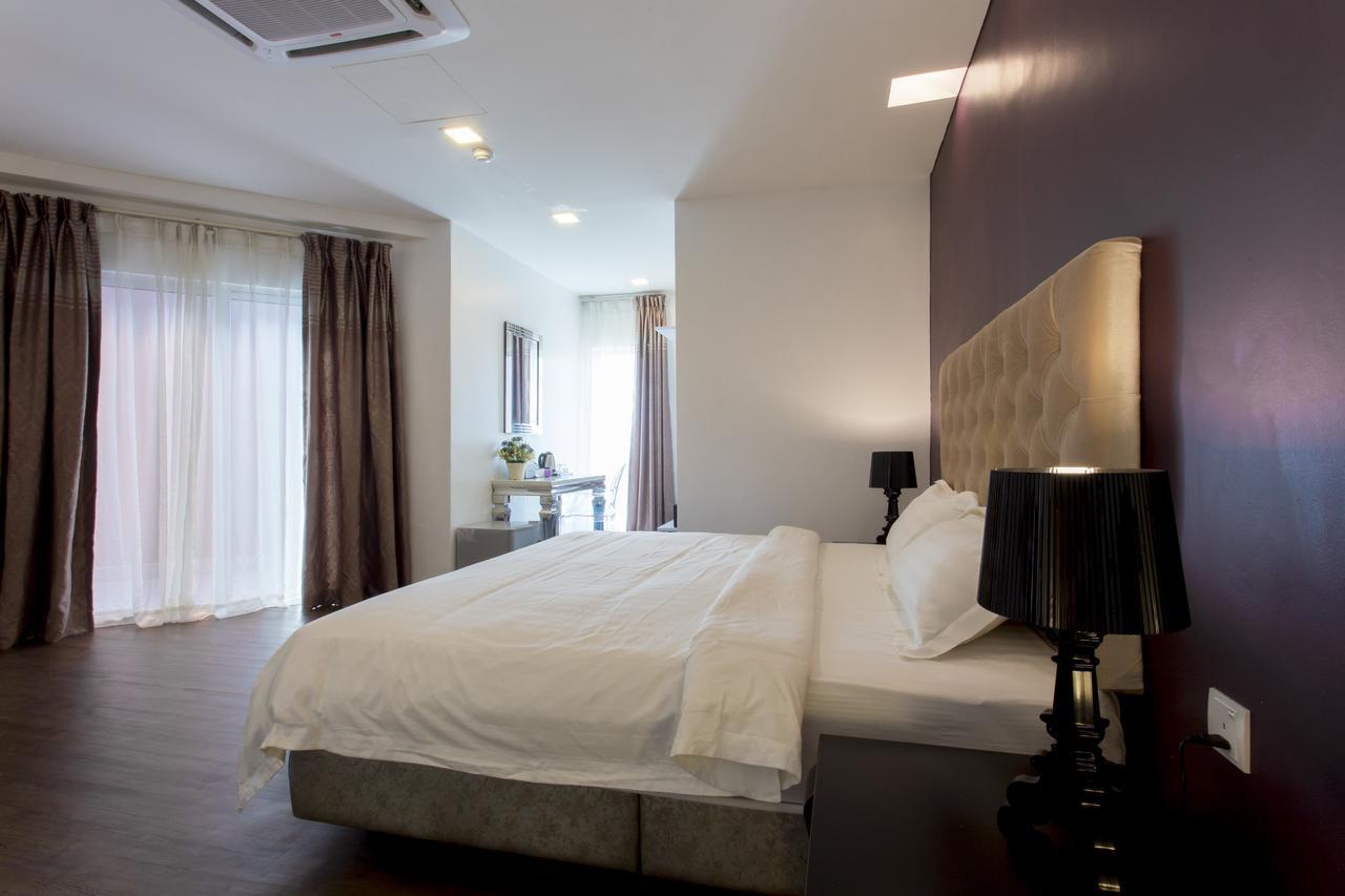 Aloha Hotel Sdn Bhd Pontian Kecil Ngoại thất bức ảnh