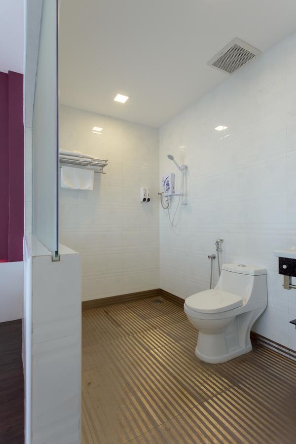 Aloha Hotel Sdn Bhd Pontian Kecil Ngoại thất bức ảnh