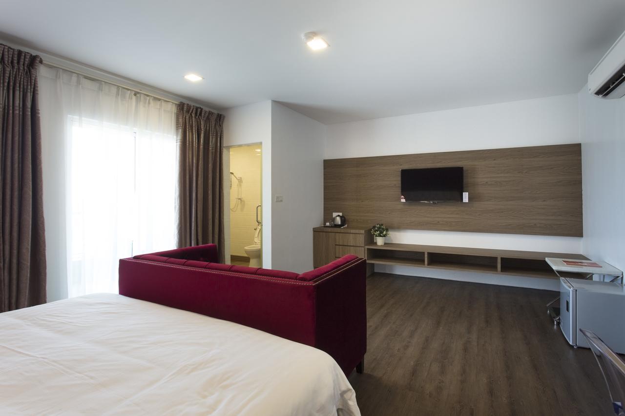 Aloha Hotel Sdn Bhd Pontian Kecil Ngoại thất bức ảnh