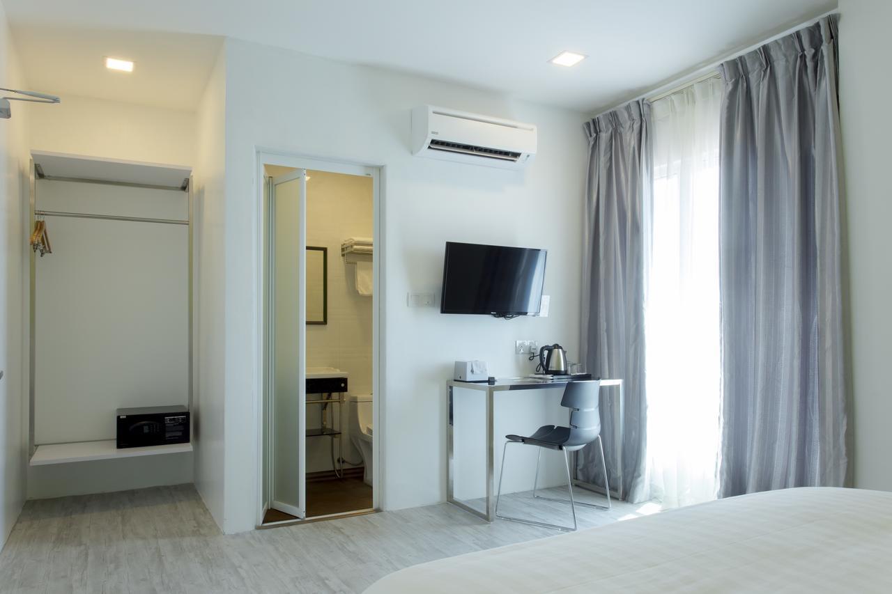 Aloha Hotel Sdn Bhd Pontian Kecil Ngoại thất bức ảnh
